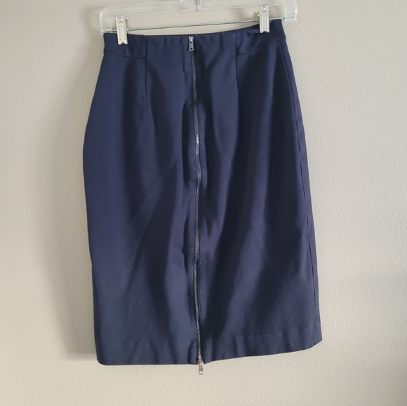 Ann Taylor Pencil Skirt Black Sz 2 Stretchy - Picture 2 of 6